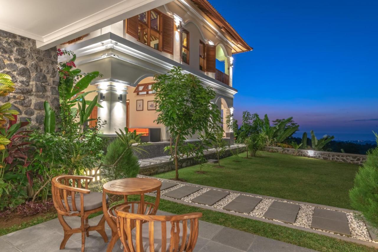 Villa Mata Hari Panji Exterior foto